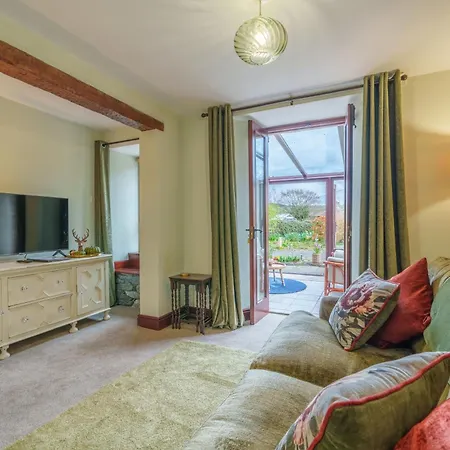 6 The Mews - Cosy With Garden Holiday home Bampton (Cumbria)