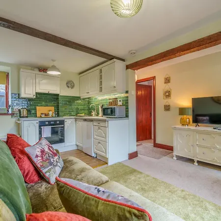 Semesterbostad 6 The Mews - Cosy With Garden Bampton (Cumbria)