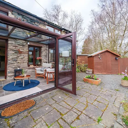 6 The Mews - Cosy With Garden