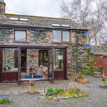6 The Mews - Cosy With Garden * Bampton (Cumbria)