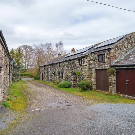 Semesterbostad 6 The Mews - Cosy With Garden *