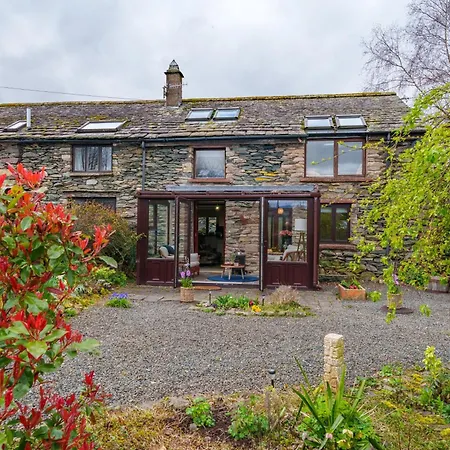 6 The Mews - Cosy With Garden Bampton (Cumbria)